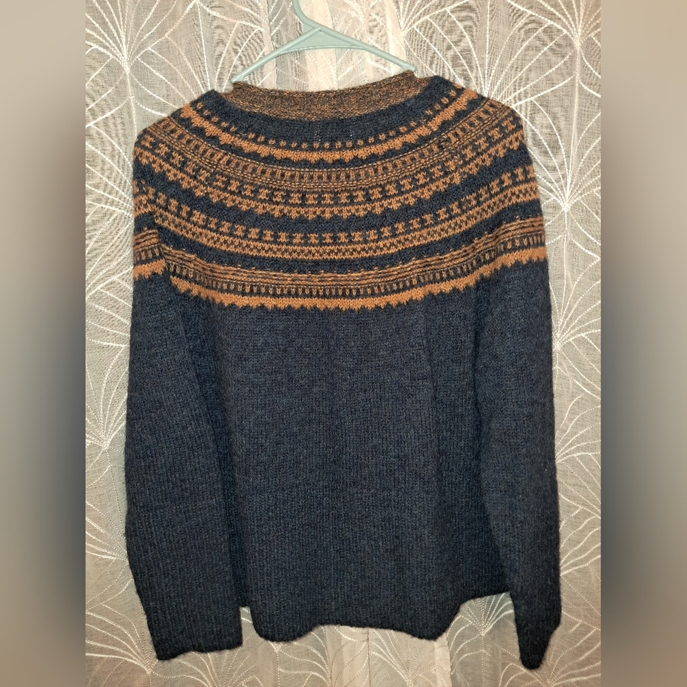 Wrap London brand Women's size 10, alpaca blend knit sweater - Picture 2 of 6
